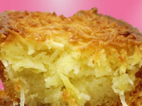 Bolo de Mandioca com Abacaxi