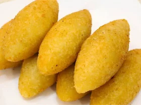 bolinho de mandioca com carne
