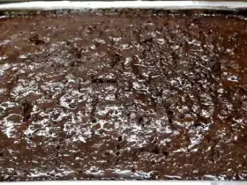 bolo de chocolate daqueles mais simples